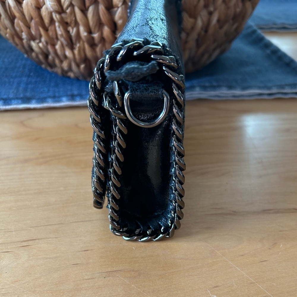 Pelle Black Metallic Chain Detail Leather Crossbody/Clutch - Picture 6 of 12